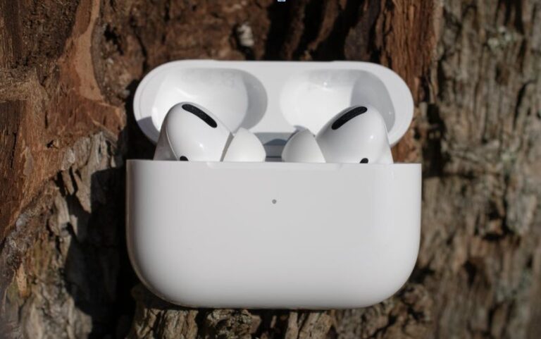 How to Turn off Apple Airpods Max in 2024